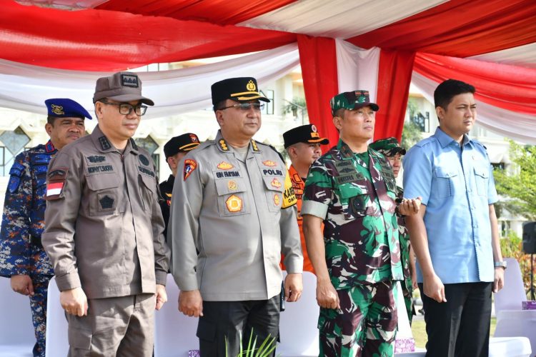 Karo Ops Polda Jambi Kombes Pol. M. Edi Faryadi Ikuti Pelaksanaan Apel Kesiapsiagaan Bencana Hidrometeorologi Badah Provinsi Jambi Tahun 2024
