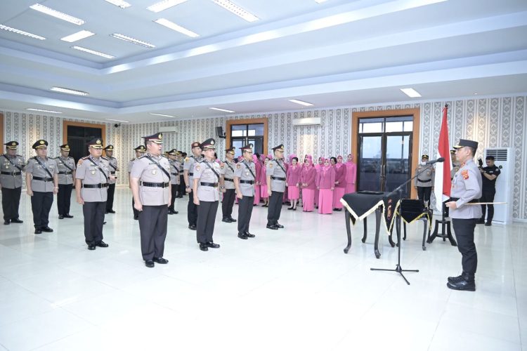 Kapolda Jambi Pimpin Sertijab Lima Pejabat Utama dan Empat Kapolres Jajaran