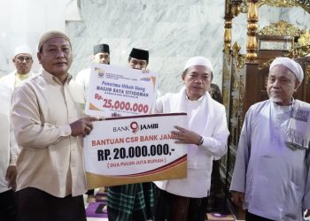 Gubernur Al Haris Serahkan Bantuan Safari Ramadhan Rp 45 Juta Di Merangin