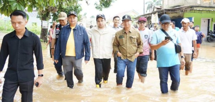 Sejumlah Wilayah Kota Jambi Terendam Banjir, Ketua DPRD Kota Jambi Turun Langsung Ke Lokasi Banjir