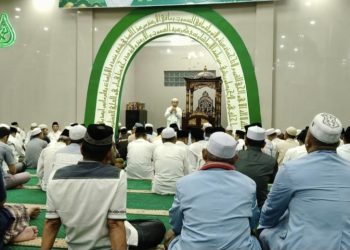 Gubernur Al Haris Bersama Pejabat Pemprov Jambi Safari Subuh di Masjid Shobahul Khoiriyah Thehok