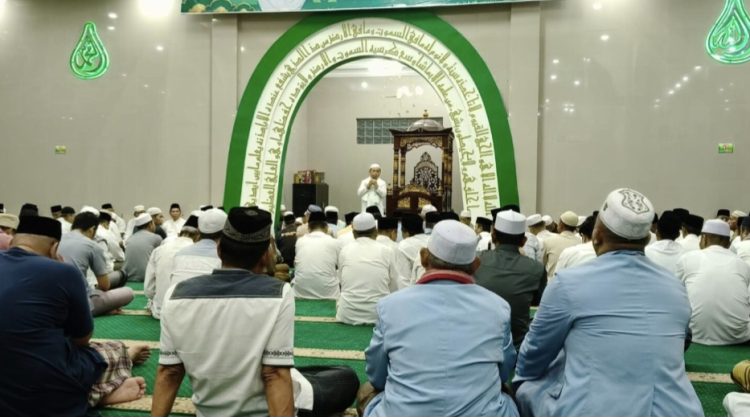 Gubernur Al Haris Bersama Pejabat Pemprov Jambi Safari Subuh di Masjid Shobahul Khoiriyah Thehok