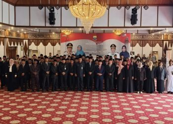 Gubernur Al Haris Lantik Puluhan Kepala SMA, SMK dan SLB