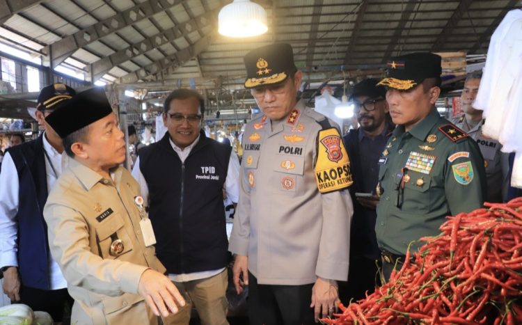 Jelang Lebaran, Kapolda Jambi Bersama Gubernur Sidak Pasar Angso Duo