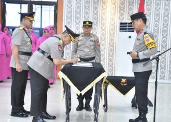 Kapolda Pimpin Sertijab Wakapolda Jambi