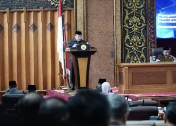Gubernur Al Haris Jawab Dan Jelaskan Pandangan Umum Fraksi DPRD