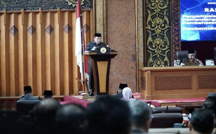 Gubernur Al Haris Jawab Dan Jelaskan Pandangan Umum Fraksi DPRD