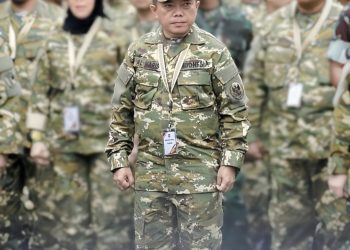 Gubernur Jambi Al Haris Terima Penghargaan dari Kapolri atas Dukungan terhadap Densus 88