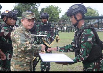 Gubernur Al Haris Pimpin Upacara Pelepasan 480 (SATGAS) Papua Batalyon 142/Ksatria Jaya