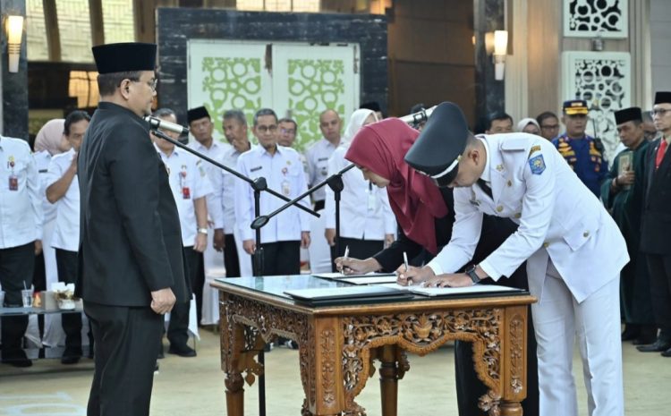 Optimalkan Pelayanan Publik, Pemkot Jambi Lantik 62 Pejabat Administrator, Pengawas Hingga Lurah