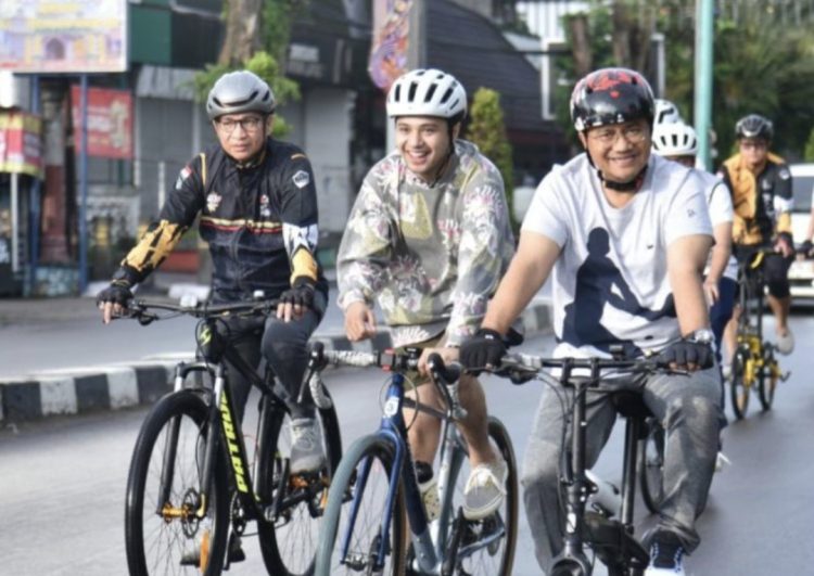 Naik Sepeda, Wali Kota Dan Wawako Jambi Tinjau Terminal Rawasari, Akan Sulap Jadi Rumah Milenial dan Titik Nol Bus Listrik