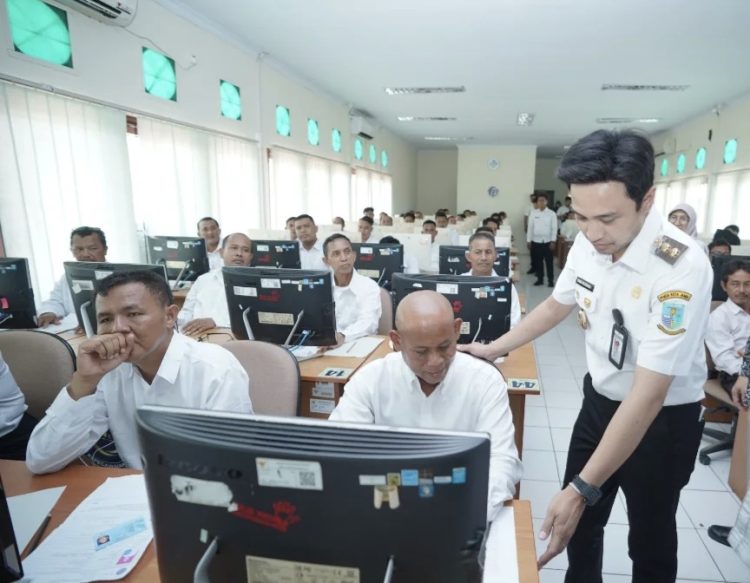 1.648 Peserta Ikuti Tes PPPK, Wawako Diza : Dorong Peserta Fokus dan Sungguh-Sungguh