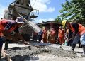 10 Tahun Jalan Rumah Warga Rusak, Walikota Jambi Maulana Tinjau Langsung Proses Perbaikan Jalan