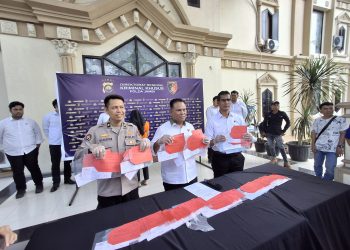 Nekat Bobol Rekening Nasabah Mencapai Rp 7,1 Miliar Untuk Main Judi Online, Karyawati Bank 9 Jambi Cabang Kerinci Amankan Ditreskrimsus Polda Jambi