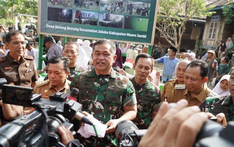 Gubernur Al Haris Dampingi KSAD Resmikan 47 Titik Program TNI AD Manunggal Air Di Jambi