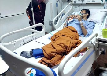 Gubernur Al Haris Besuk Oki Yusmika Atlet Taekwondo Penderita Kanker Tulang di RS Fatmawati Jakarta Selatan