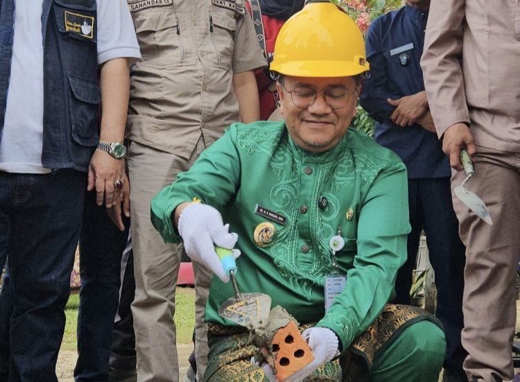 Wali Kota Jambi Bedah Rumah Ibu Suhartini, 82 Unit RTLH Ditargetkan Rampung Tahun Ini