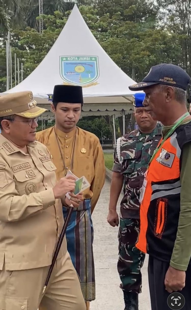Walikota Jambi Maulana Pimpin Apel Ratusan Jukir: Bayar Parkir Wajib Qris, Tidak Ada Lagi Uang Cash