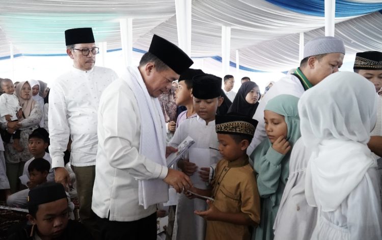 Berbagi Kebahagiaan, Pemprov Jambi Santuni 2.100 Anak Yatim Piatu