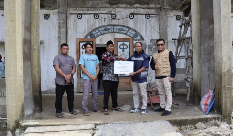 Pelindo Jambi Perkuat Peran Sosial Lewat Bantuan TJSL Untuk Masjid Al‑Munawarah Tanjabtim