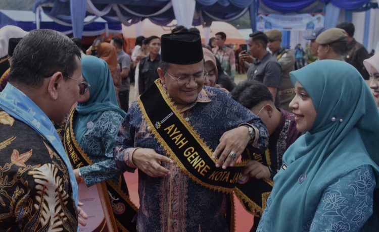 Kota Jambi Borong Penghargaan di Harganas 2025, Maulana-Nadiyah Dikukuhkan Jadi Ayah Bunda GenRe