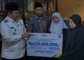Dokter Maulana Kembali Salurkan Santunan Kematian Warga