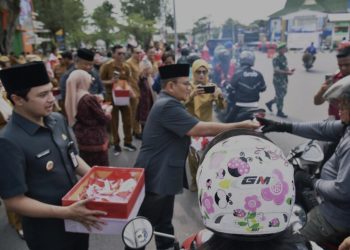 Wali Kota Jambi Ajak Warga Cintai Simbol Negara, Kibarkan Merah Putih