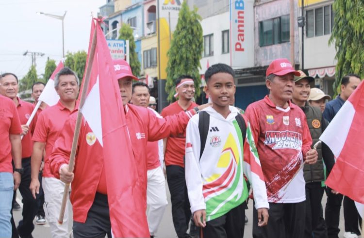 Sejarah Baru! Gubernur Al Haris Raih Rekor MURI Lewat Pengibaran Ribuan Merah Putih Di Jembatan Gentala Arasy