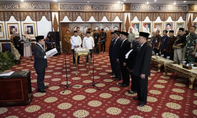 Lantik Pimpinan BAZNAS Periode 2025-2030, Gubernur Al Haris Dorong Pengelolaan Zakat Yang Baik Untuk Kesejahteraan Masyarakat