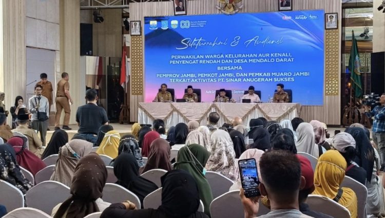 Gubernur Jambi Al Haris Dengarkan Aspirasi Warga Aur Kenali Terkait Aktivitas PT SAS