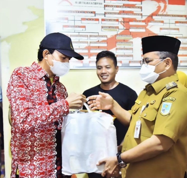 Wali Kota Jambi Serahkan Bantuan Sosial untuk Penderita HIV/AIDS, Tekankan Hilangkan Stigma Negatif