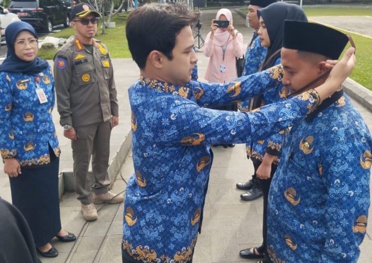 Wawako Diza Lepas Tim Pendataan dan Verifikasi Data Pedagang Pasar, dan Pedagang Kaki Lima
