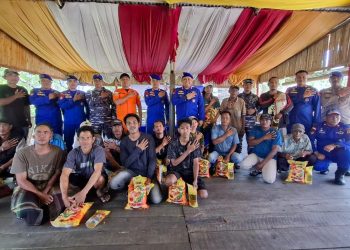 Dirpolairud Polda Jambi Sambangi Warga Pesisir Kampung Laut Lewat Program Sambang Nusa Presisi