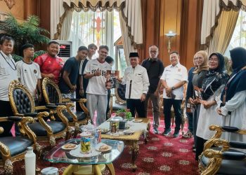 Tunaikan Janji, Gubernur Al Haris Umrohkan Orang Tua Peraih Emas PON Aceh–Sumut