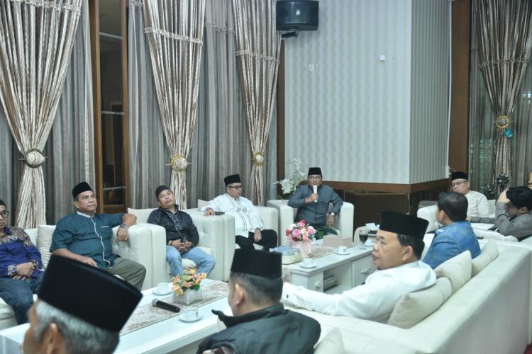 Terkait Zona Merah, Wali Kota Maulana Tekankan Pemkot Jambi Berada Dibarisan Masyarakat