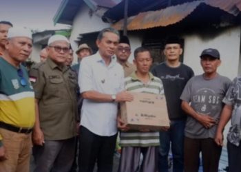 Wabup Muaro Jambi Junaidi H Mahir Tinjau Lokasi Kebakaran di Jaluko, Salurkan Bantuan Darurat untuk Korban