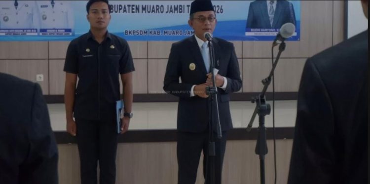 12 Pejabat Administrator Pemkab Muaro Jambi Resmi Dilantik, Wakil Bupati Tegaskan Jabatan Bukan Sekadar Posisi