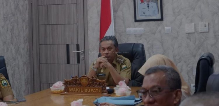 Wabup Muaro Jambi Ikuti Rakor Pengendalian Inflasi dan Evaluasi Program 3 Juta Rumah