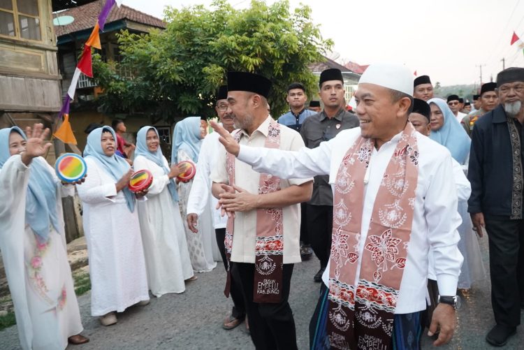 Mengenang H. Hanafi di Masjid Tertua Bungo, Gubernur Al Haris Teguhkan Pembangunan Untuk Rakyat