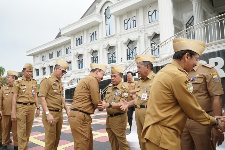 Pimpin Apel Kedisiplinan dan Halal Bihalal ASN, Gubernur Al Haris Minta ASN Bekerja Maksimal Hadapi Tantangan Global