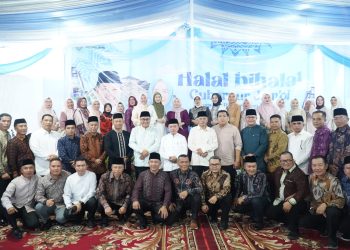 Halal Bihalal Sekaligus Open House di Kediaman Pribadi, Gubernur Al Haris Tekankan Pererat Kebersamaan