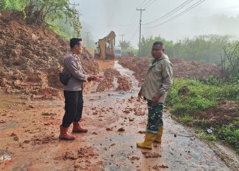 Longsor Tutupi Jalan Lintas Kerinci–Bangko, Polda Jambi Imbau Masyarakat Waspada Longsor Susulan