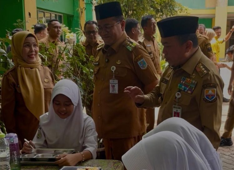 Maulana Bersama Al Haris Tinjau Pelaksanaan Tes Kompetensi Akademik SMP di Kota Jambi, Tekankan Pemerataan Mutu Pendidikan