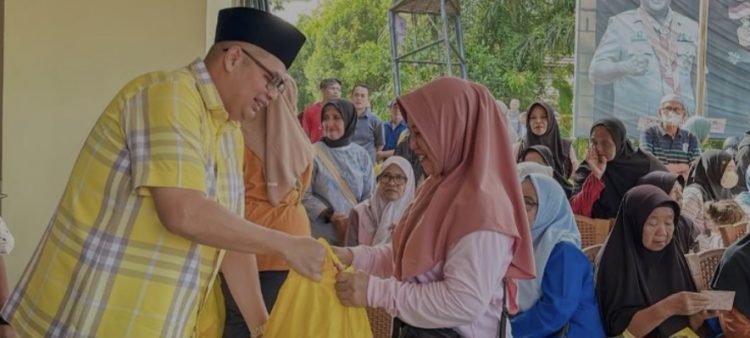 Jelang Idul Fitri 1447 H, Ketua DPRD Kota Jambi Bagikan Ratusan Paket Sembako Untuk Masyarakat