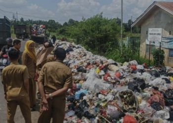 Sampah Menumpuk di Jalur Aurduri I, Kemas Faried Langsung Koordinasi dengan DLH Usai Terima Laporan Warga