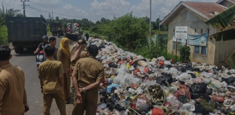 Sampah Menumpuk di Jalur Aurduri I, Kemas Faried Langsung Koordinasi dengan DLH Usai Terima Laporan Warga