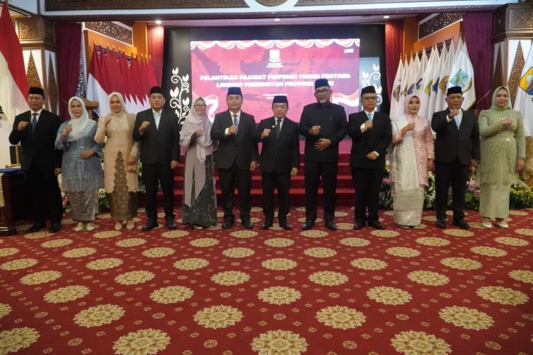Gubernur Al Haris Lantik Lima Pejabat Pimpinan Tinggi Pratama, Tekankan Penguatan Kinerja, Kekompakan Tim, dan Integritas