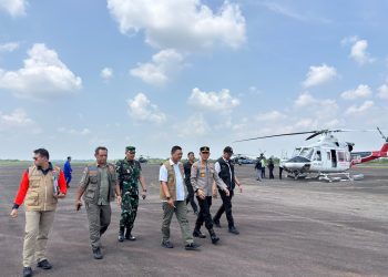Kapolda Jambi Bersama Satgas Karhutla Pantau Langsung Kebakaran Lahan Gambut