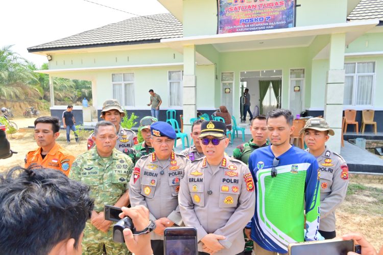 Brimob Polda Jambi Peduli Satgas dan Masyarakat di Tengah Penanganan Karhutla