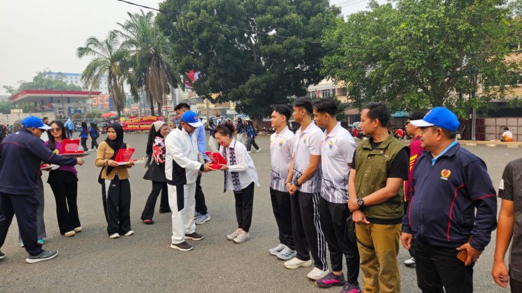 Koni Provinsi Jambi Berikan Penghargaan Kepada Atlet, Pelatih Dan Pengurus Cabor Peraih Mendali Di Ajang PON